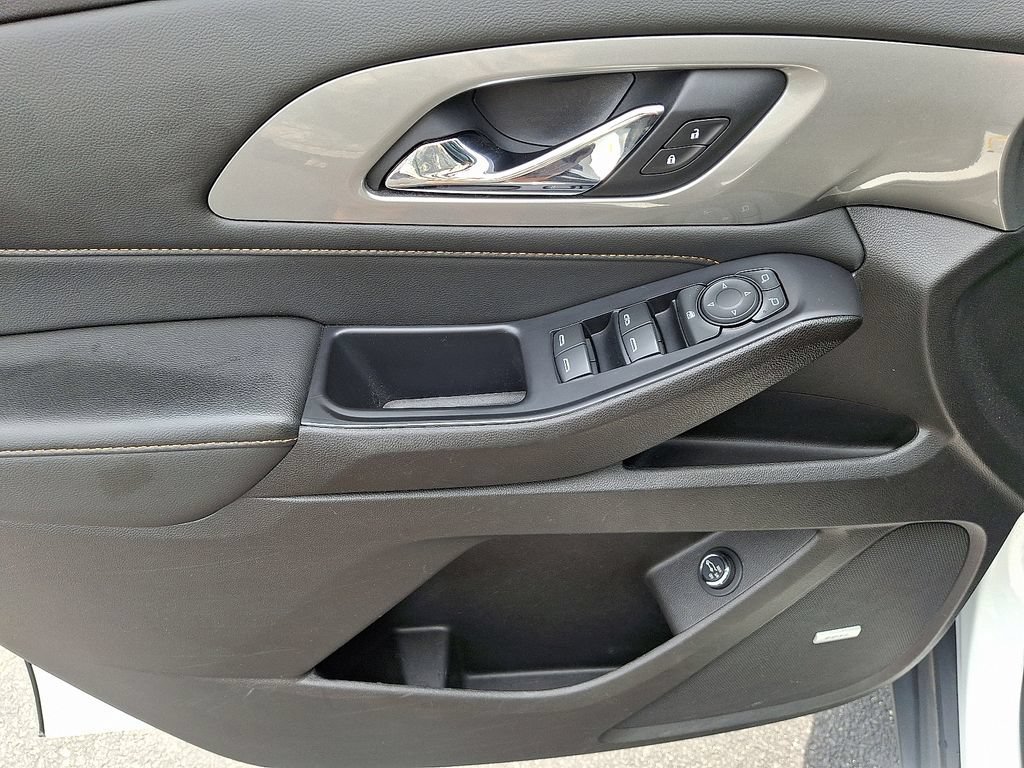Used 2021 SUMMIT WHITE Chevrolet RS image 13