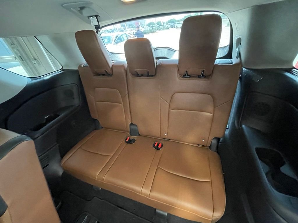 Used 2024 Black Nissan Platinum image 18