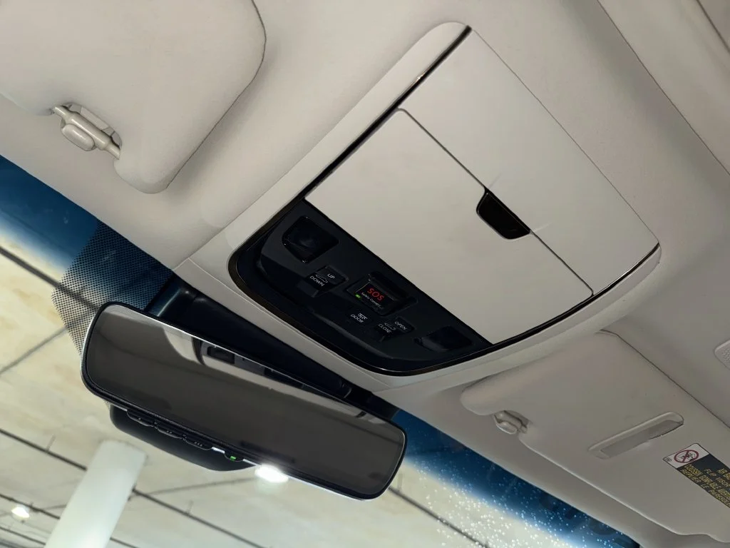 Used 2019 White Lexus 500 Base image 31