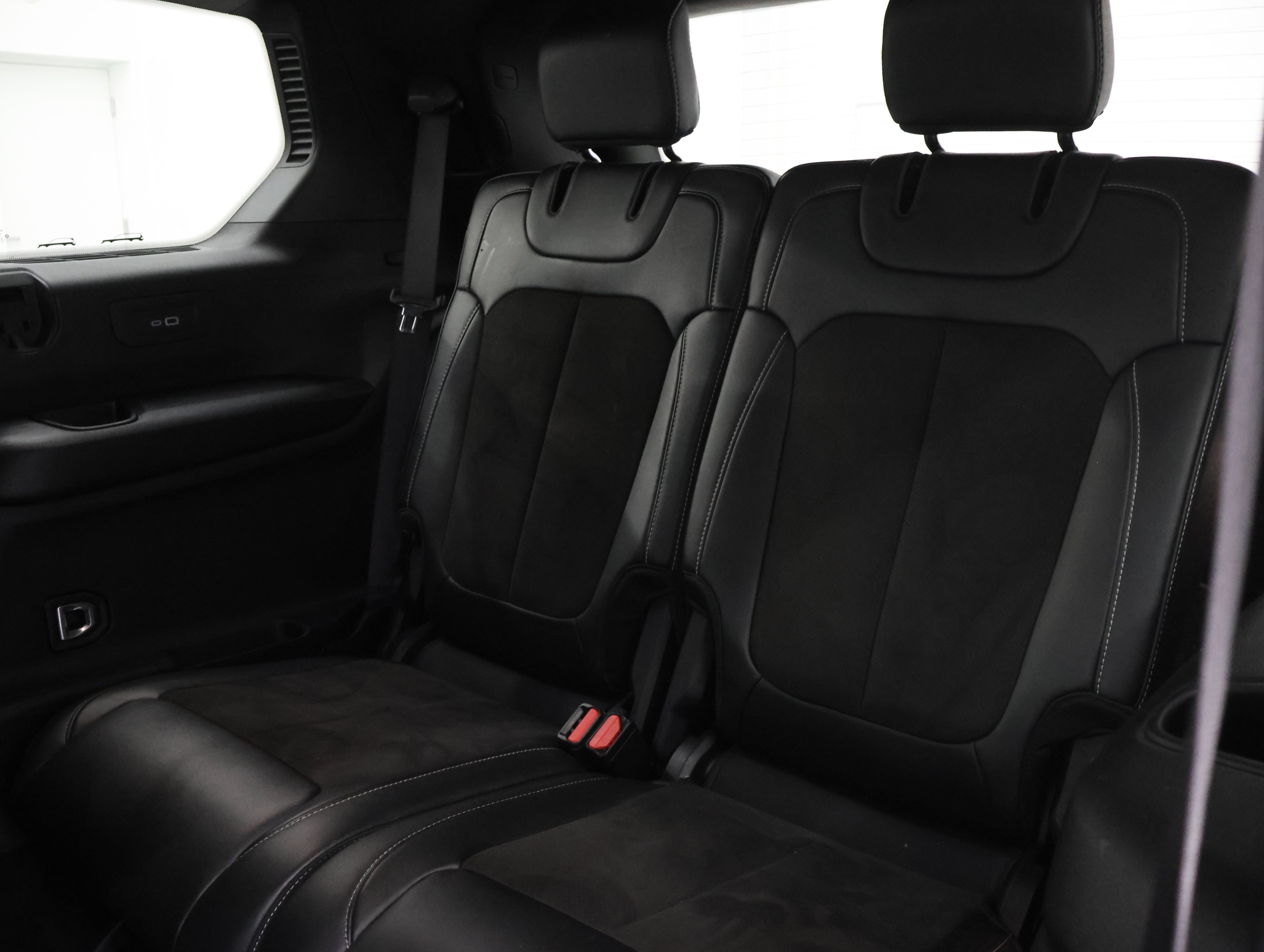 Used 2023 Diamond Black Crystal Pearlcoat Jeep 4x4 Altitude: ALTITUDE-4WD-MOON-HEATED SEATS-NEW TIRES-BACKUP CAM-1 OWNER image 10