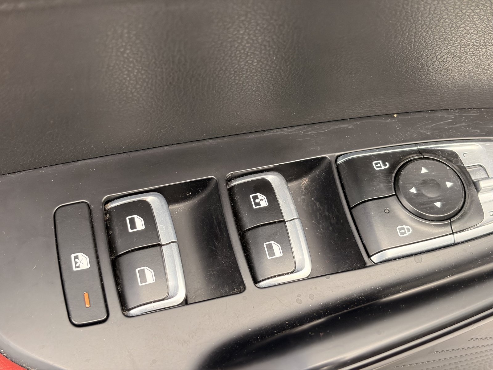 Used 2023 White Kia GT-Line image 15