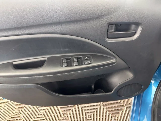 Used 2020  Mitsubishi ES image 23