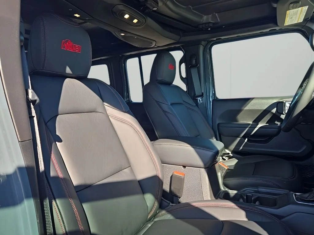 2025 Jeep Wrangler 4-Door Rubicon - Photo 37