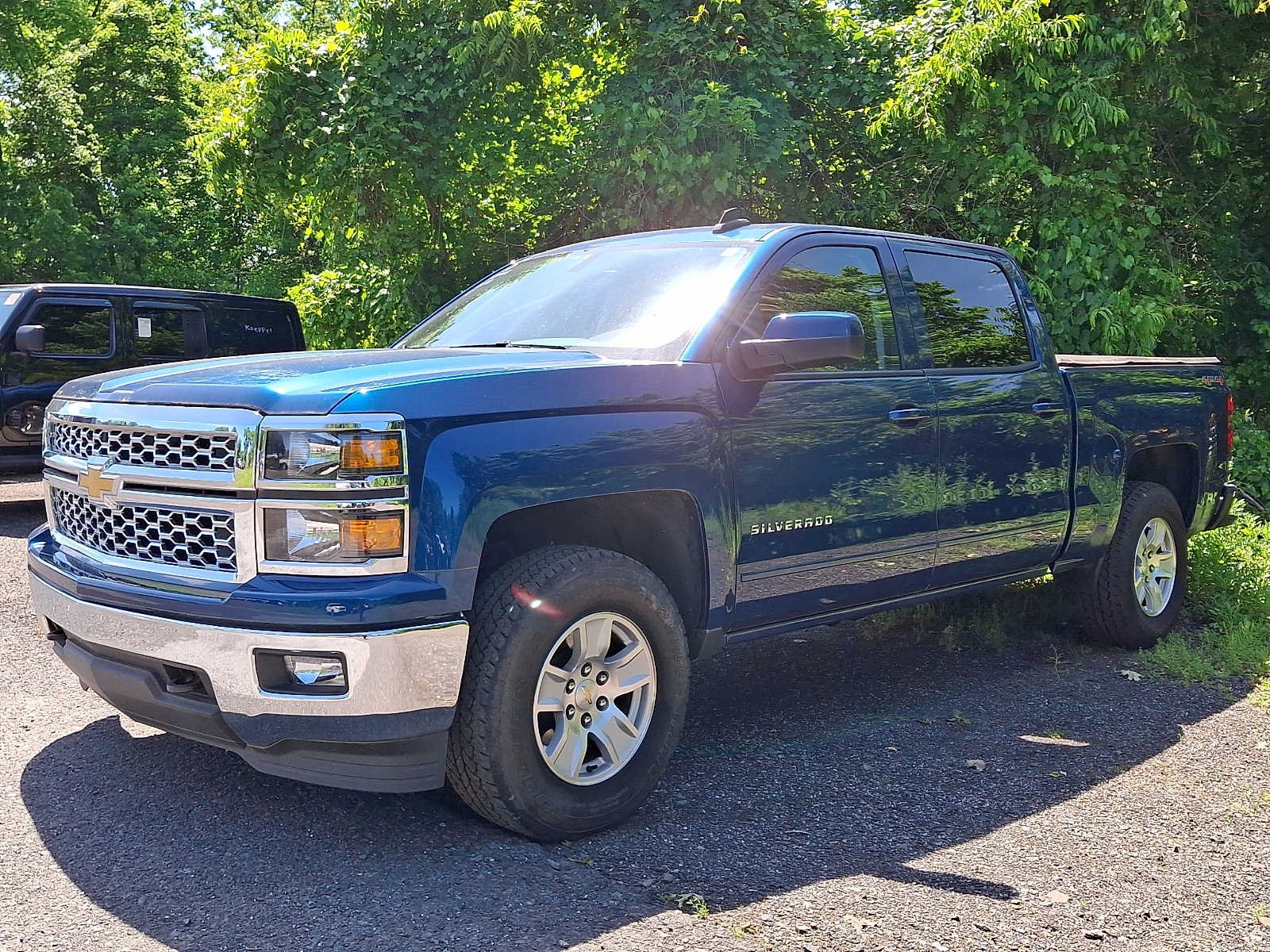 Used 2015 Deep Ocean Blue Metallic Chevrolet LT image 2