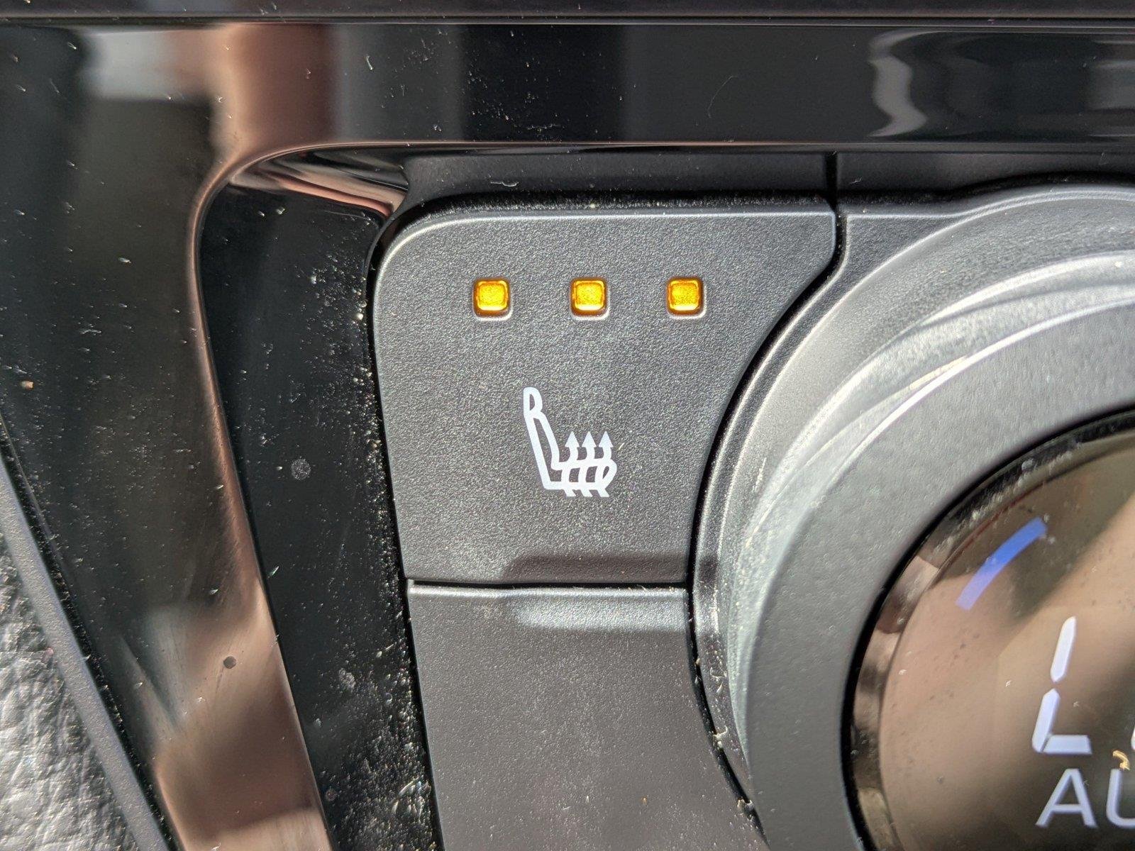 Used 2025 Wind Chill Pearl Toyota Hybrid XLE image 22