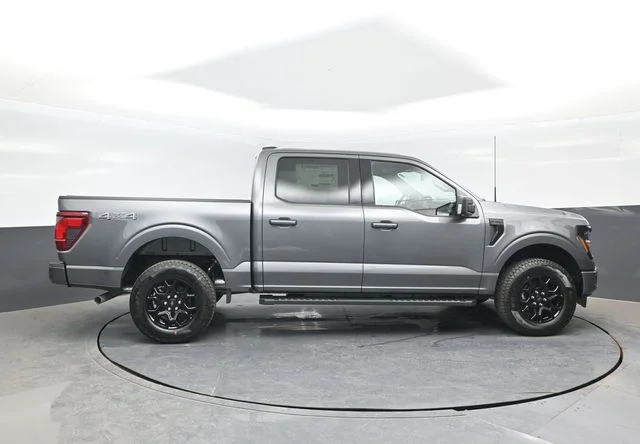 New 2026 Carbonized Gray Metallic Ford XLT image 3