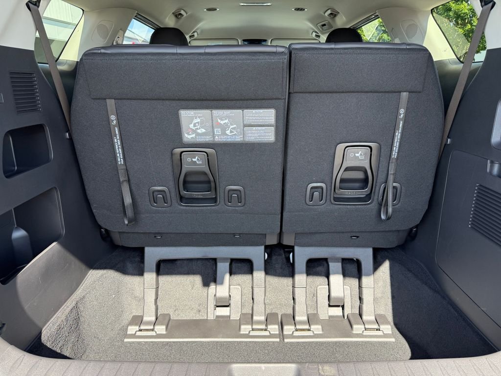 New 2026 Snow White Pearl Kia LXS image 11