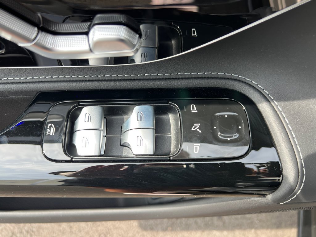 New 2027 Monza Grey Magno Mercedes-Benz AMG® SL 43 Roadster image 42