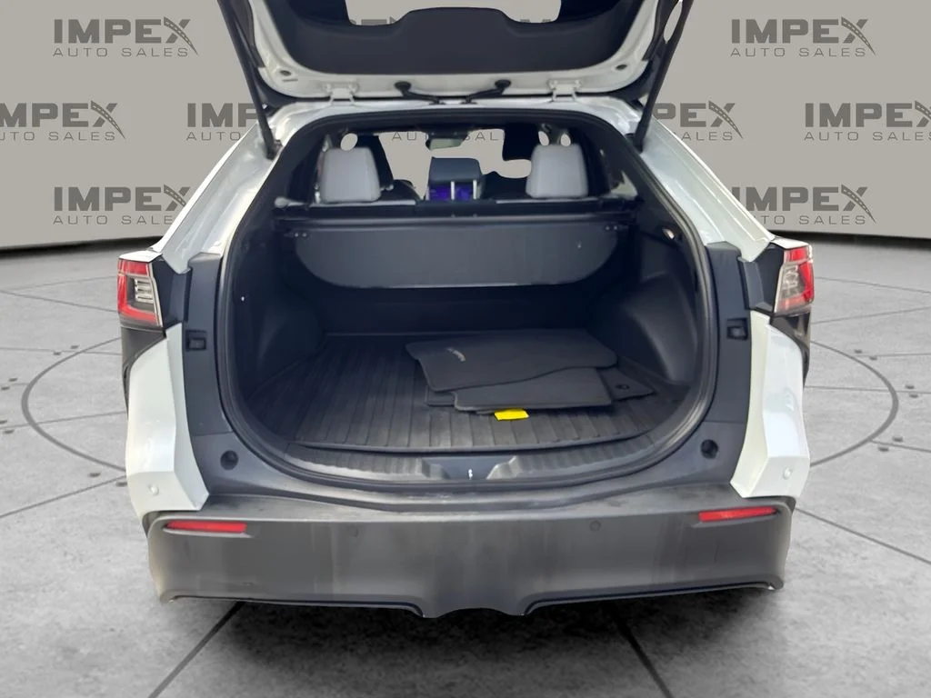 Used 2023 White Subaru Touring image 22