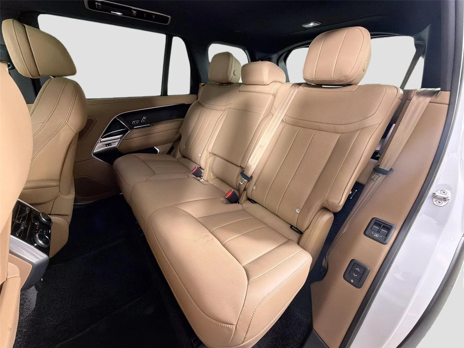 2025 Land Rover Range Rover SE - Photo 22
