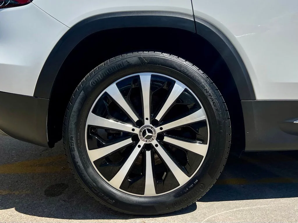 Certified Used 2023  Mercedes-Benz GLB 250 image 9