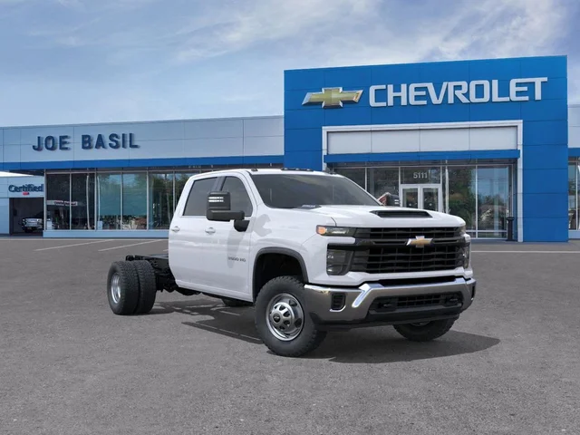 2025 Chevrolet Silverado 3500 HD Chassis Cab Work Truck