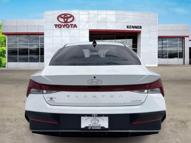 Used 2025 Serenity White Hyundai Limited image 5
