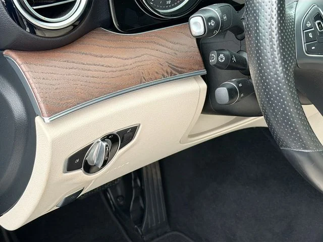 Used 2017  Mercedes-Benz E 300 image 10