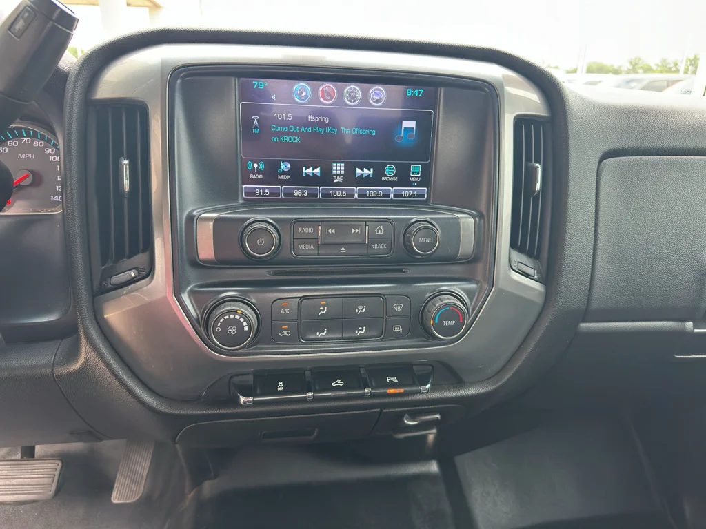 Used 2018 Summit White Chevrolet LT image 9