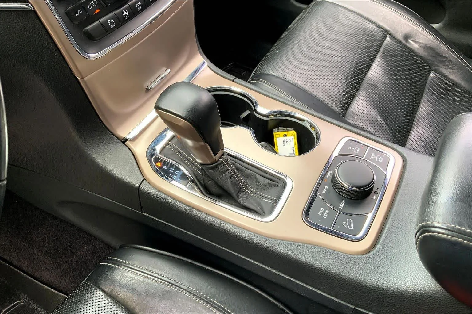 Used 2017 True Blue Pearlcoat Jeep Overland image 17