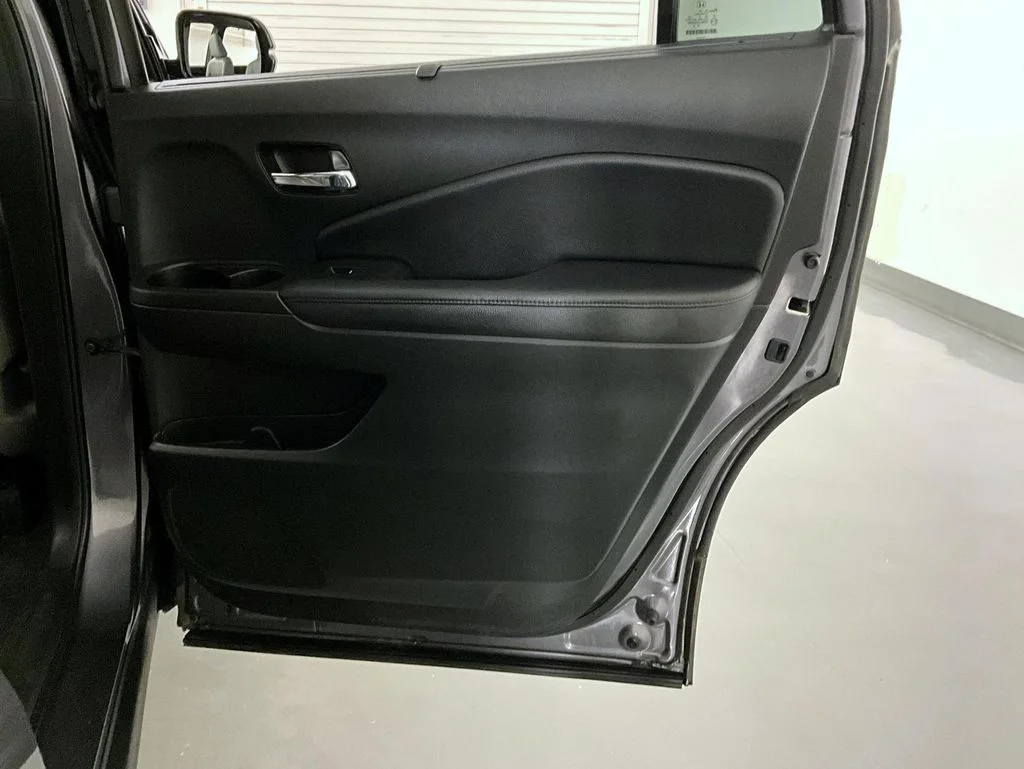 Certified Used 2021 Gray Honda Elite image 17
