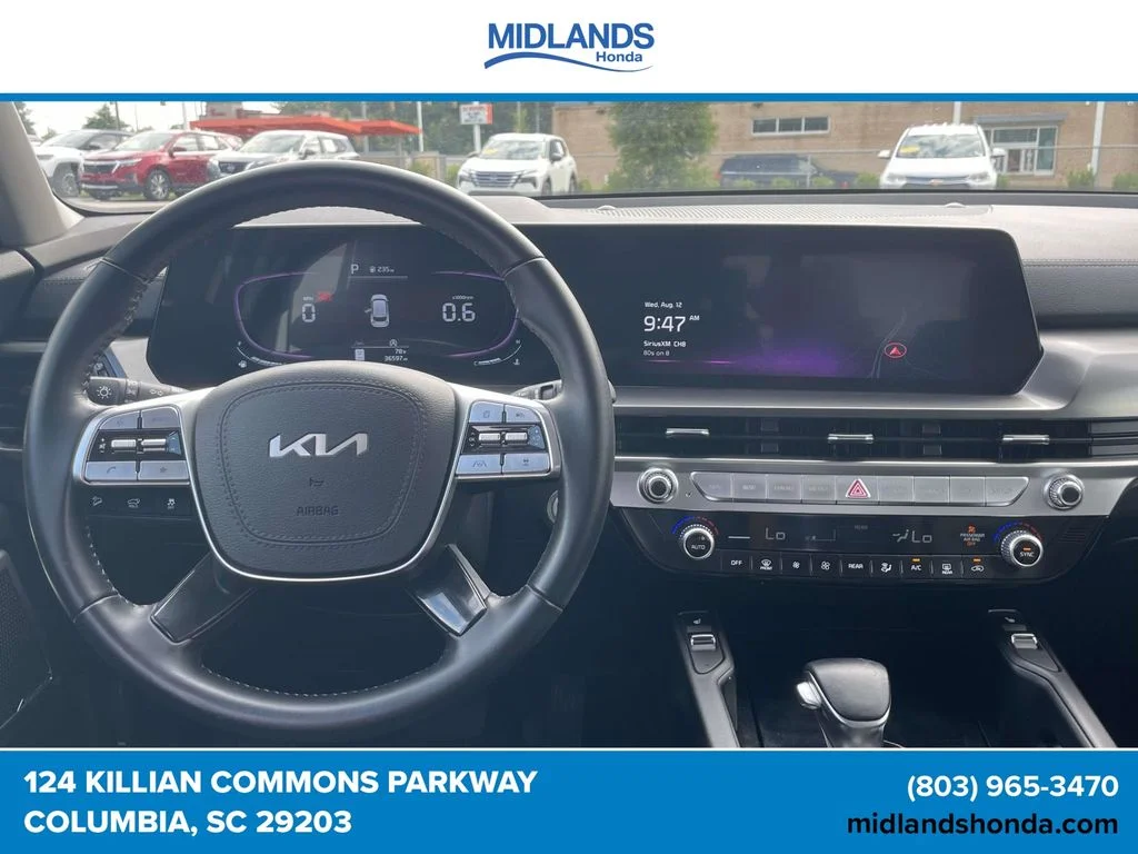 Used 2025 White Pearl Kia S image 13