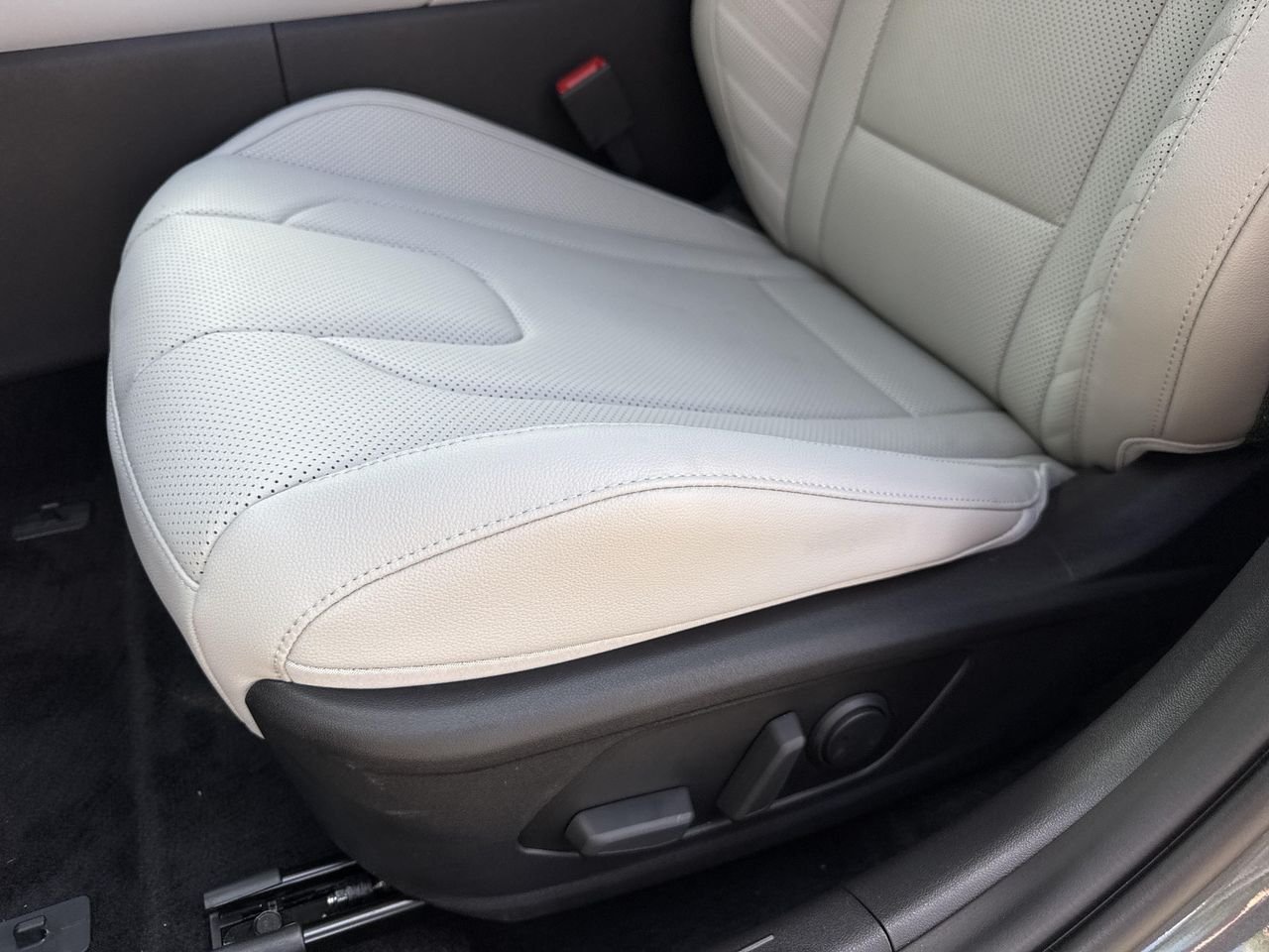New 2026 Ecotronic Gray Hyundai Limited image 11