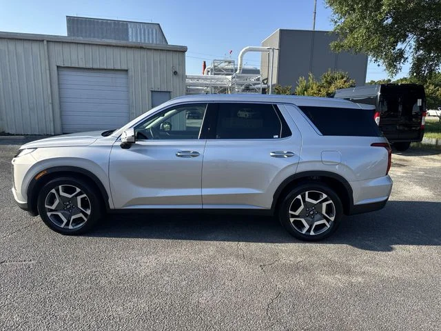 Used 2025 Silver Hyundai SEL Premium image 8