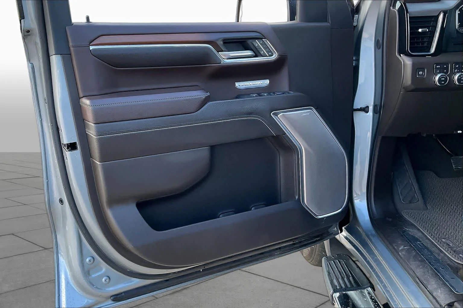 Used 2024 Sterling Metallic GMC Denali image 20