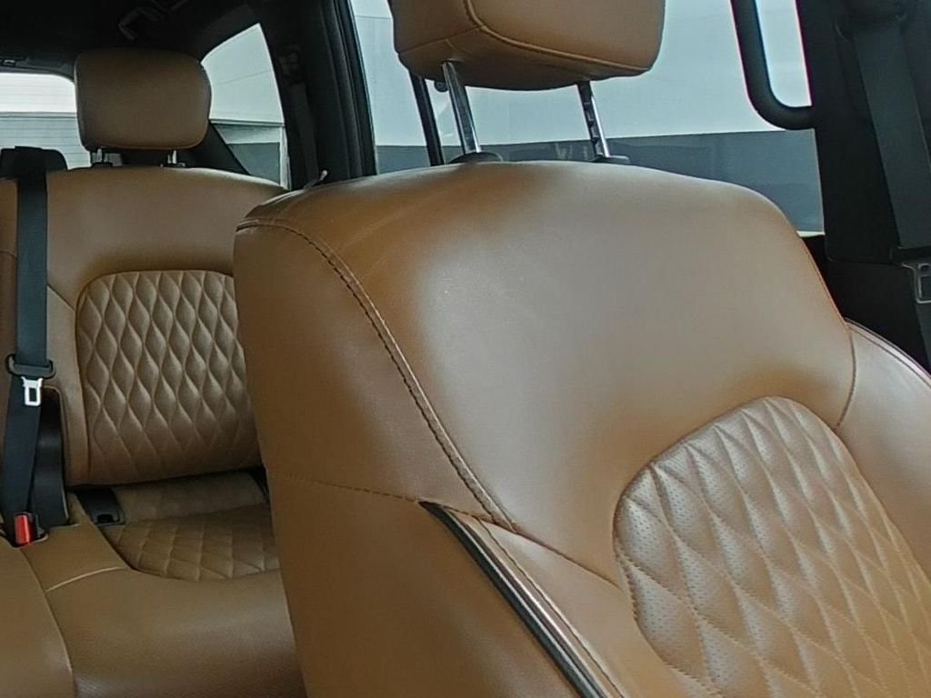 Used 2024 Beige INFINITI Sensory image 11