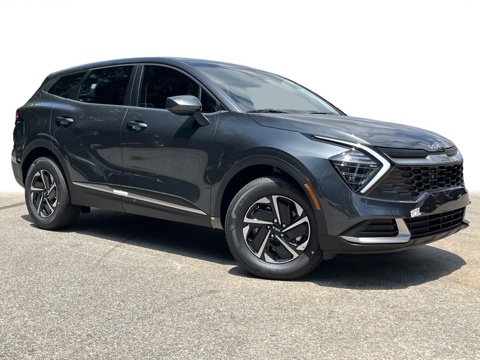 New 2025 Gravity Gray Kia LX image 2