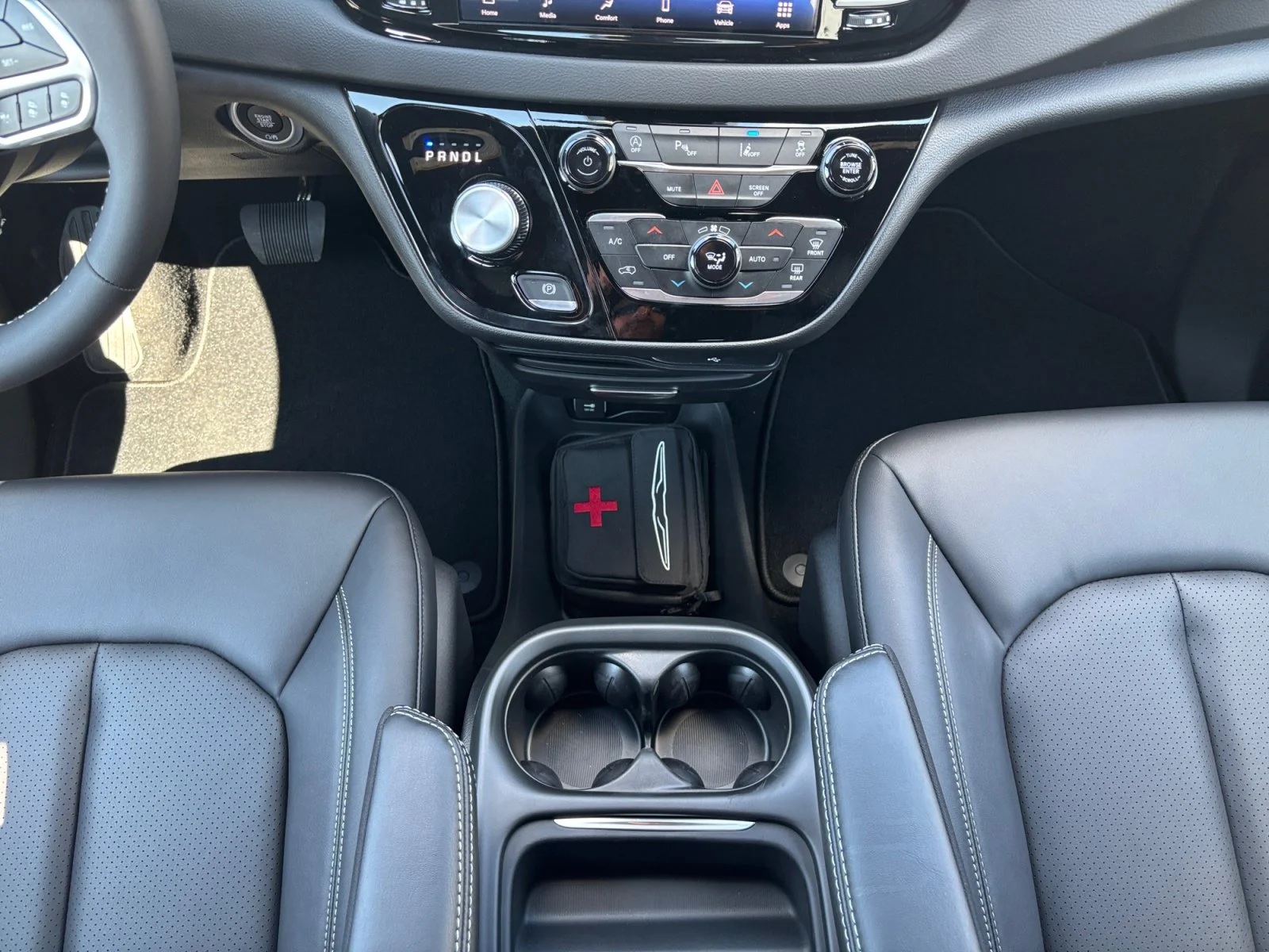 New 2027 Bright White Chrysler SXT image 15