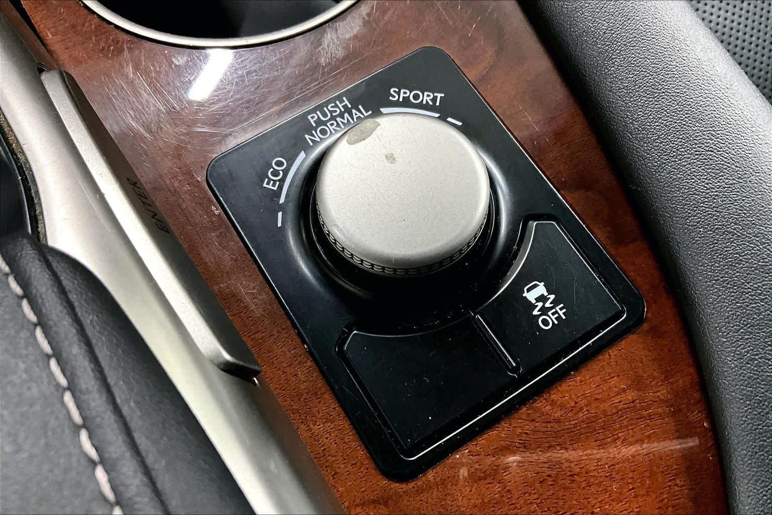 Used 2018 Atomic Silver Lexus  image 33