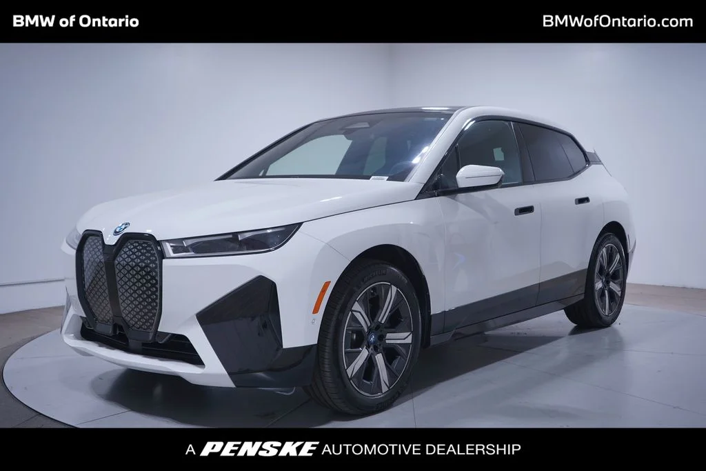 2023 BMW iX xDrive50's photo