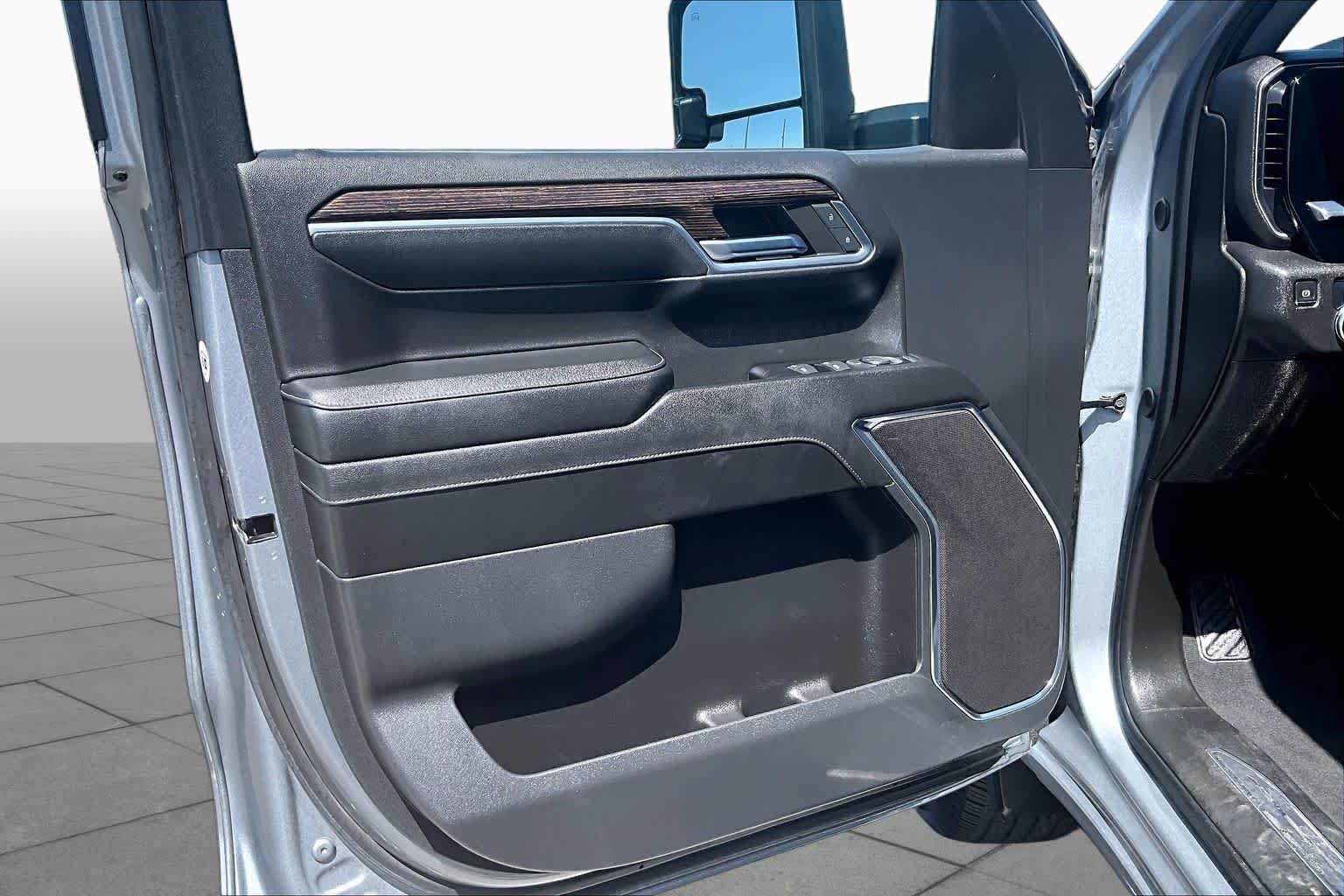 Used 2024 Sterling Metallic GMC Elevation image 22