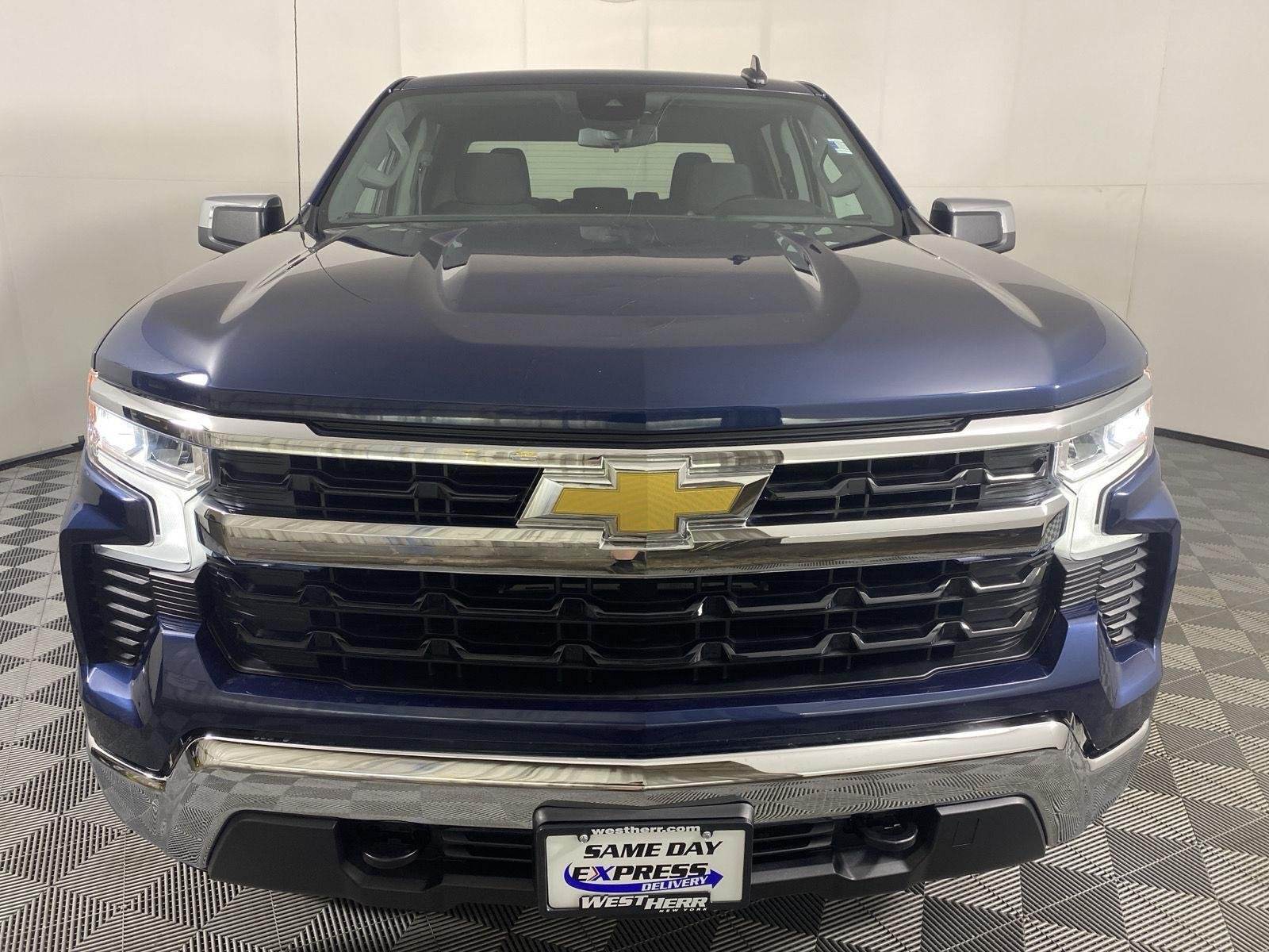 Used 2023 Northsky Blue Metallic Chevrolet LT image 8