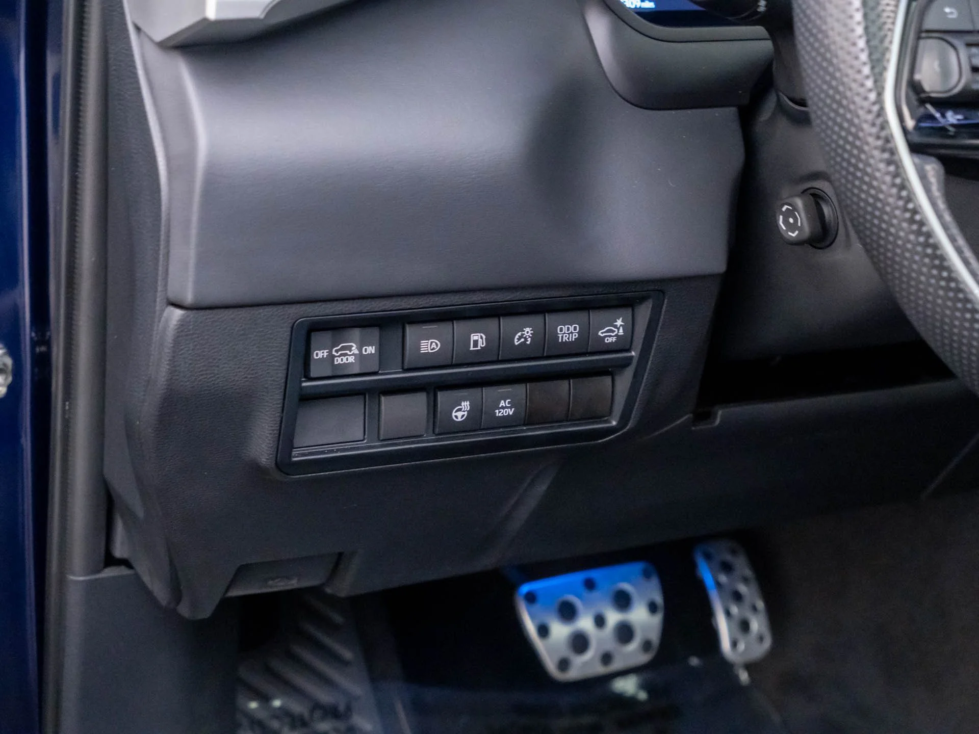 Used 2024  Toyota Platinum image 21