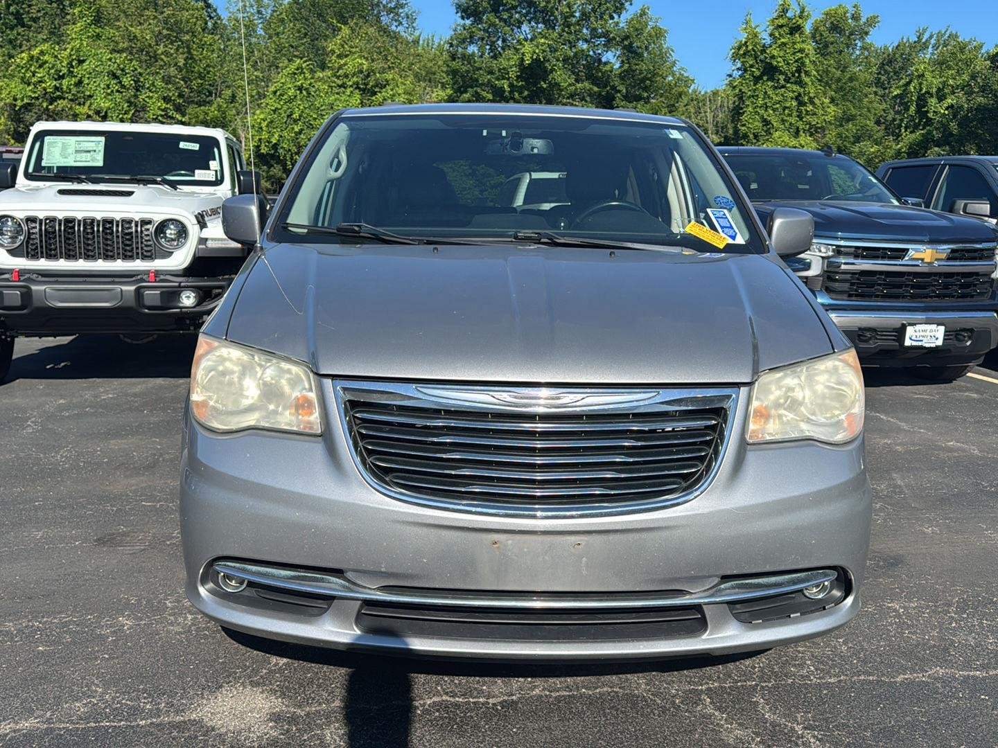 Used 2013 Billet Silver Metallic Chrysler Touring image 3
