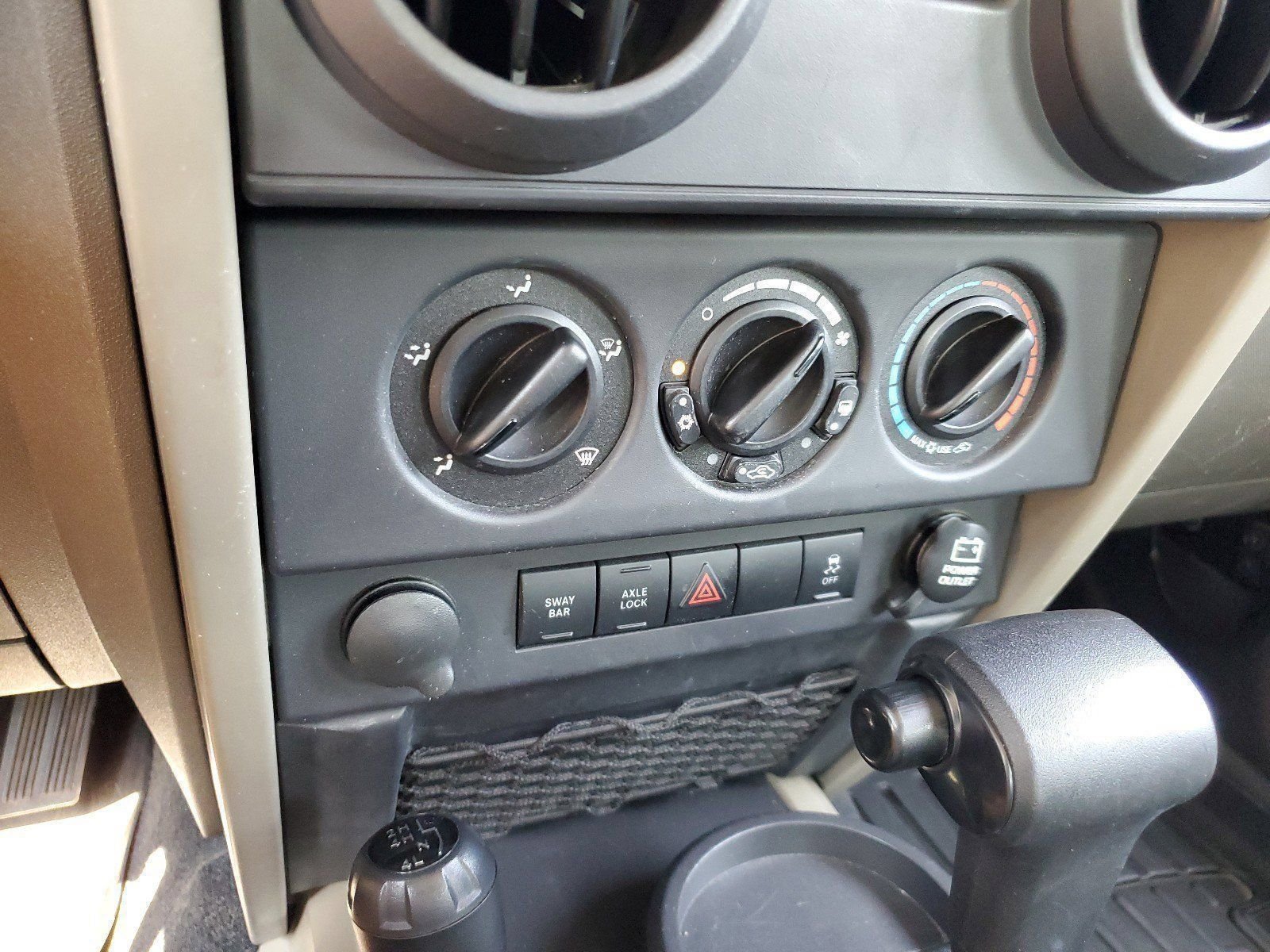Used 2010 Gray Jeep Rubicon image 19
