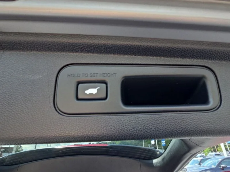 Used 2023  Honda Touring image 12