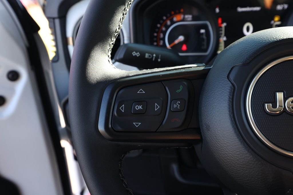 New 2026 Bright White Clear-Coat Exterior Paint Jeep Sport S image 22