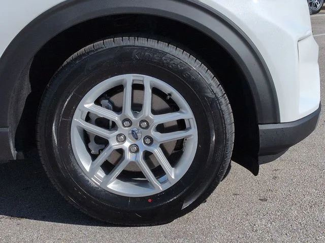 New 2026 Star White Metallic Tri-Coat Ford Active image 11