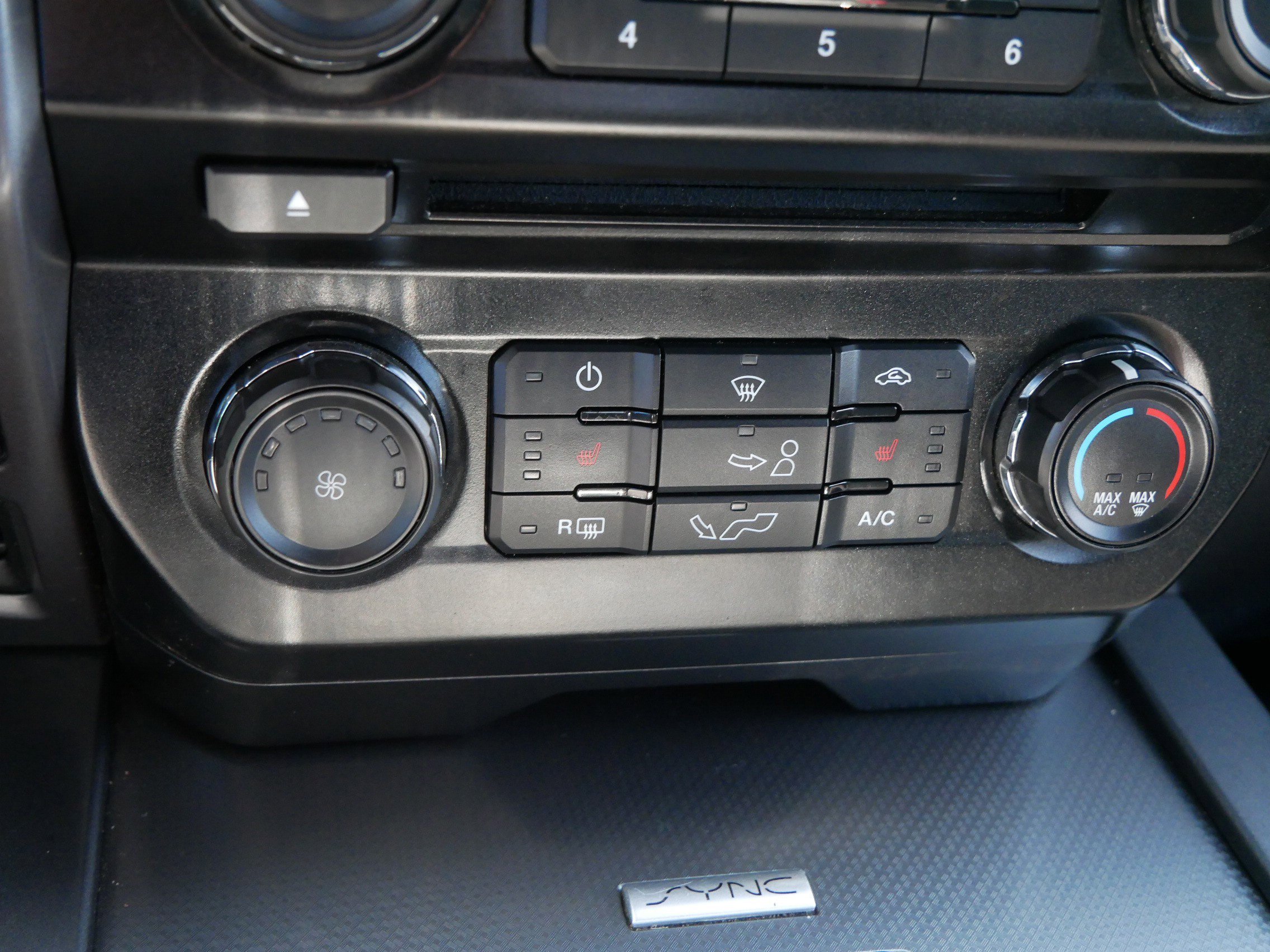 Used 2016 Gray Ford XLT image 23