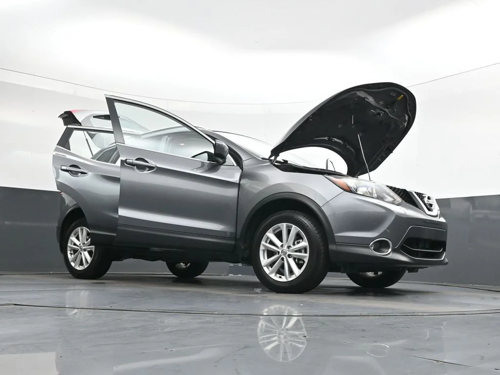 Used 2017 Gray Nissan SV image 49