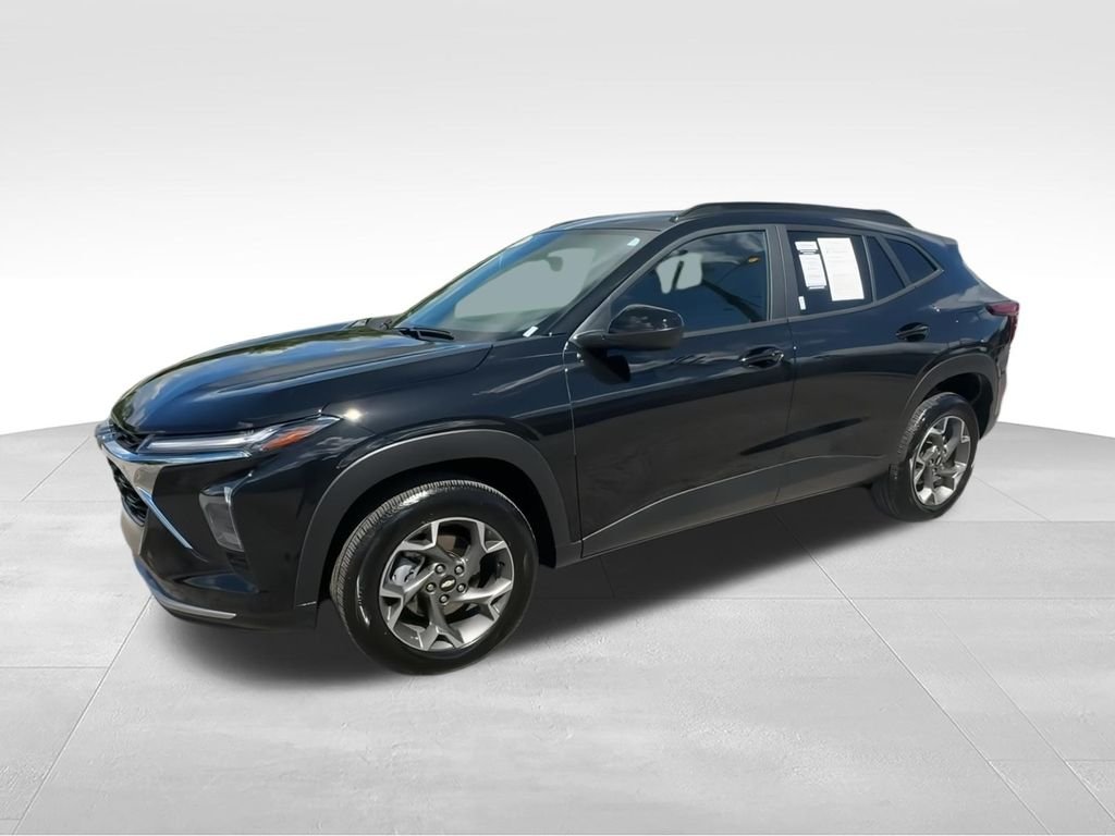 Used 2025 Black Chevrolet LT image 4