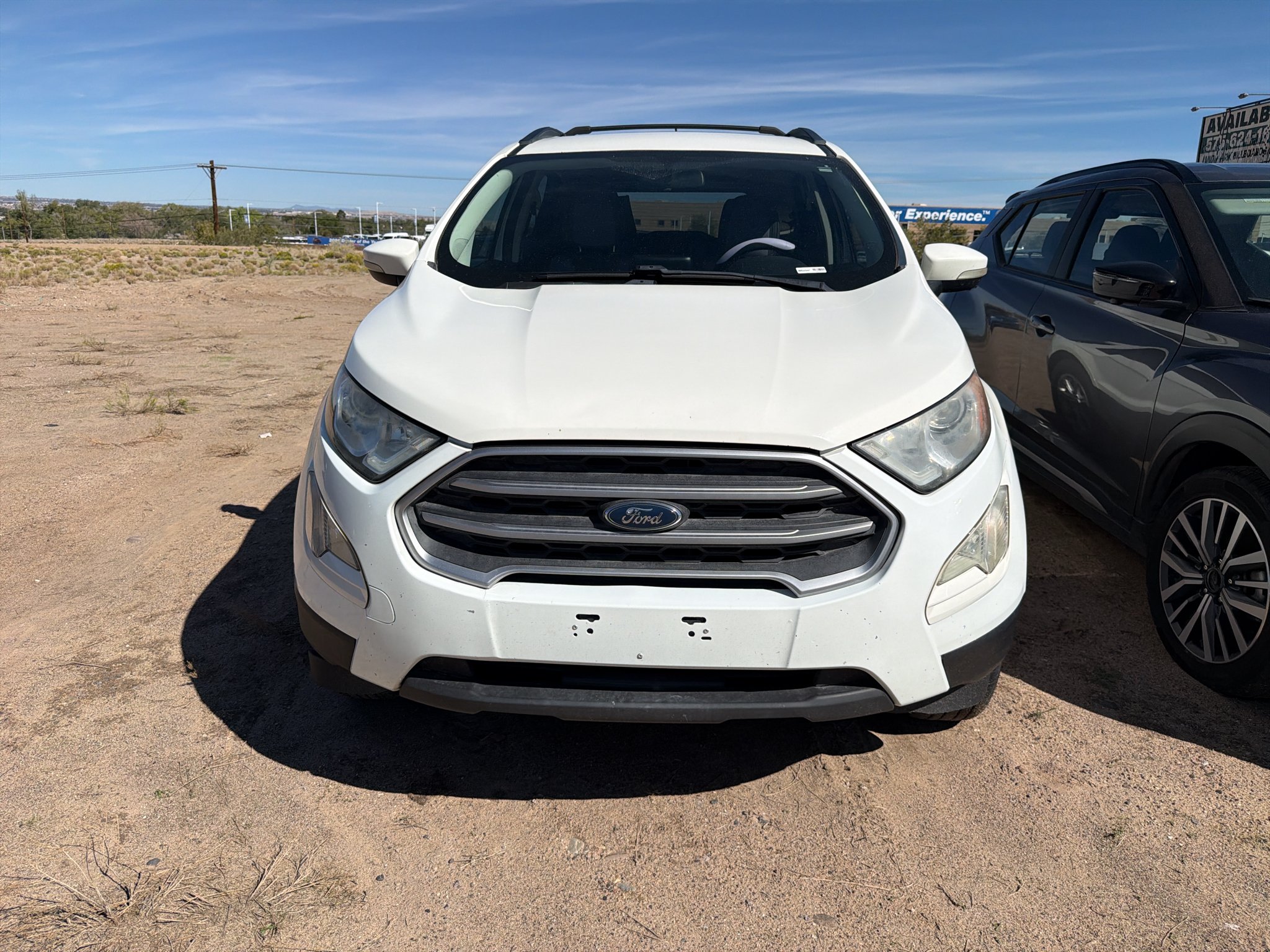 Used 2020 Diamond White Ford SE image 2