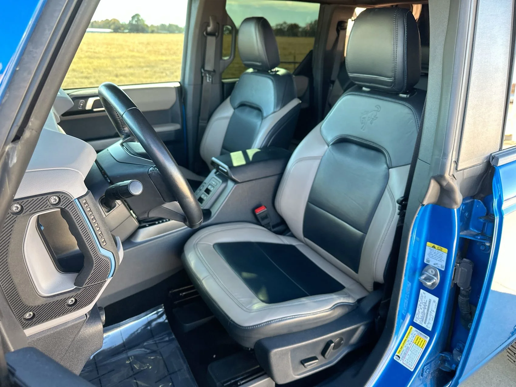 Used 2022 Blue Metallic Ford Wildtrak image 11