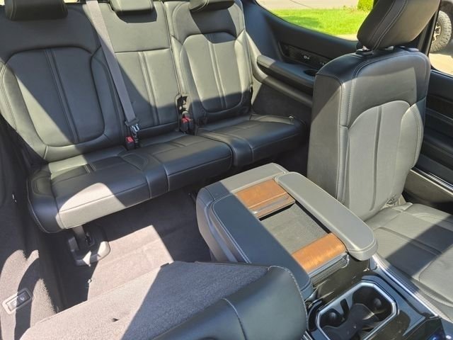 Used 2025 Diamond Black Crystal Pearlcoat Jeep Base image 40