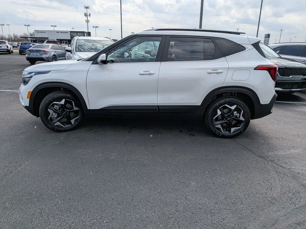 New 2026 White Kia EX image 4