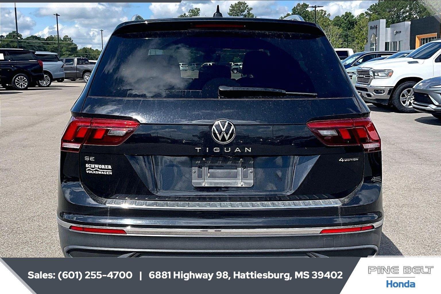 Used 2022 Deep Black Pearl Volkswagen SE image 4