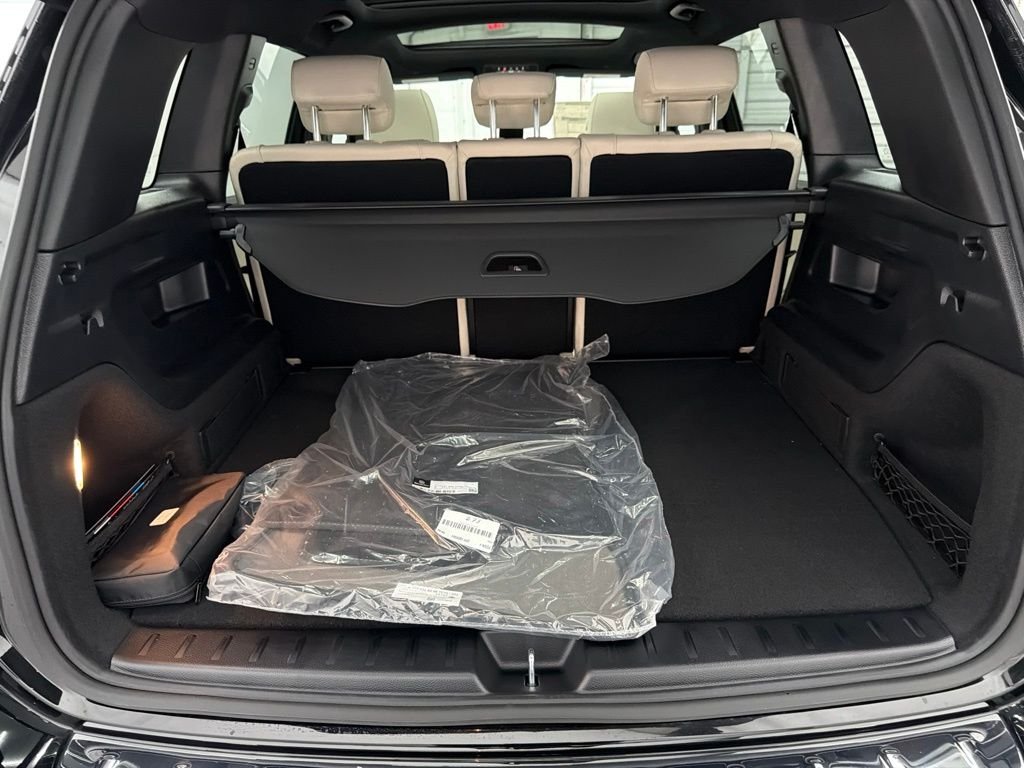 New 2026 Night Black Mercedes-Benz GLB 250 image 22