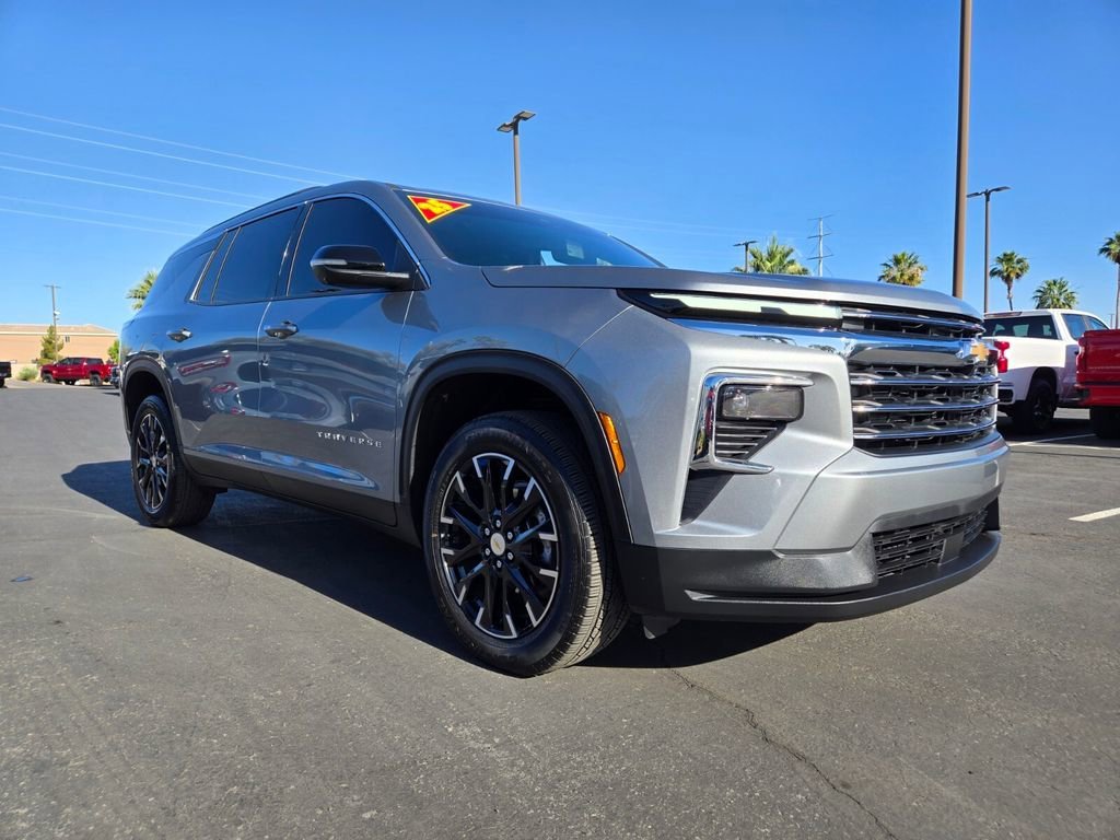 2025 Chevrolet Traverse FWD LT's photo