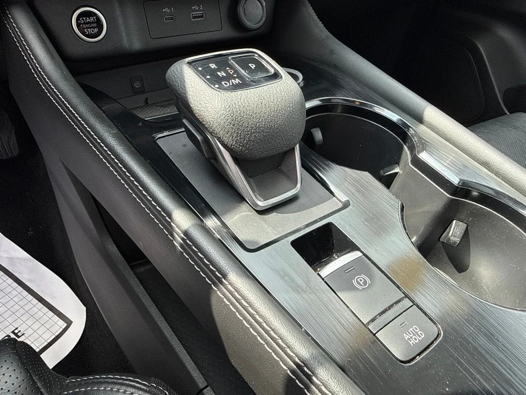 Used 2021 Gray Nissan Platinum image 37