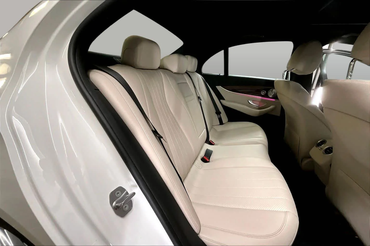 Used 2017 Polar White Mercedes-Benz E 300 Luxury image 20